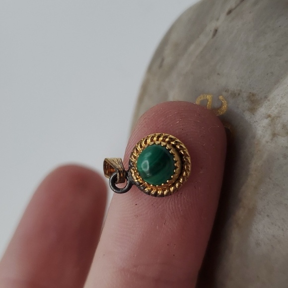 Zebra jade amulet no bigger than a fingertip necklace pendant - Picture 2 of 2